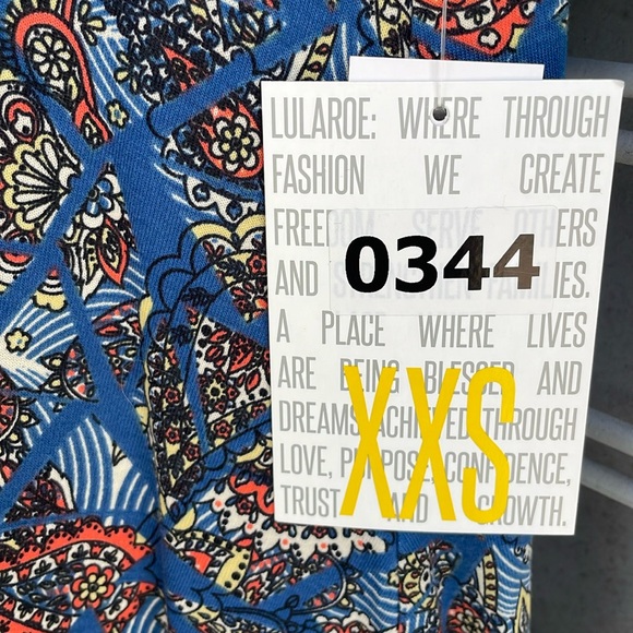 LulaRoe Paisley Printed Perfect T High Low Top-#0344 - Picture 6 of 12